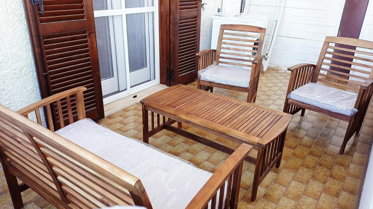 Casa Magnolia Apartment Pomezia Bagian luar foto