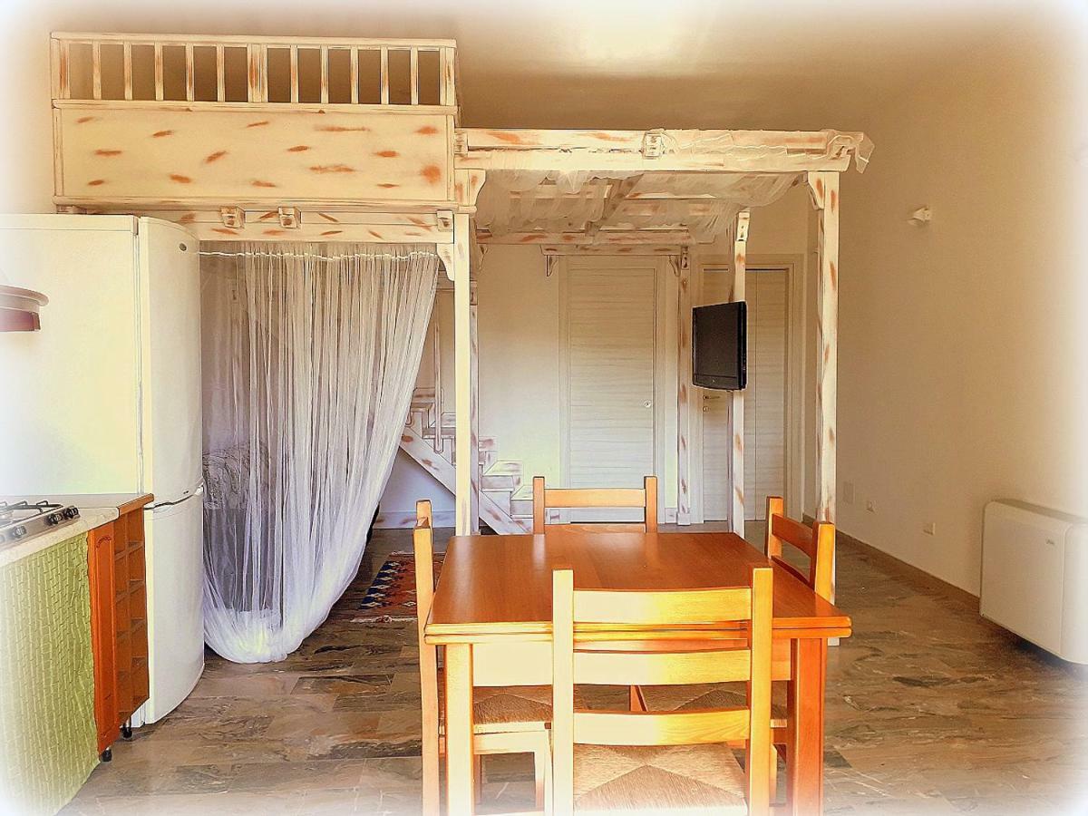 Casa Magnolia Apartment Pomezia Bagian luar foto