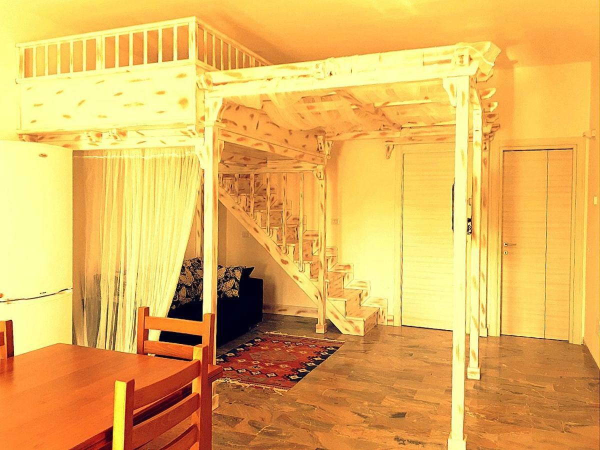 Casa Magnolia Apartment Pomezia Bagian luar foto